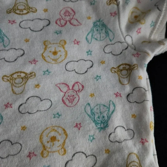 Winnie the‎ Pooh onesie - Picture 3 of 6